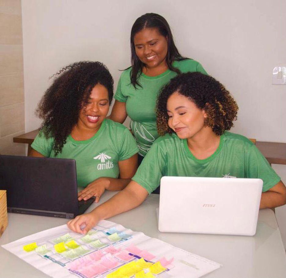 Liliane Vicente, Allana Christine e Lilian Vicente são as fundadoras da Amitis, startup de hortas hidropônicas