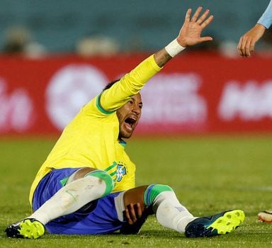 FILE PHOTO: Soccer Football - World Cup - South American Qualifiers - Uruguay v Brazil - Estadio Centenario, Montevideo, Uruguay - October 17, 2023 Brazil's Neymar reacts after sustaining an injury REUTERS/Andres Cuenca/File Photo