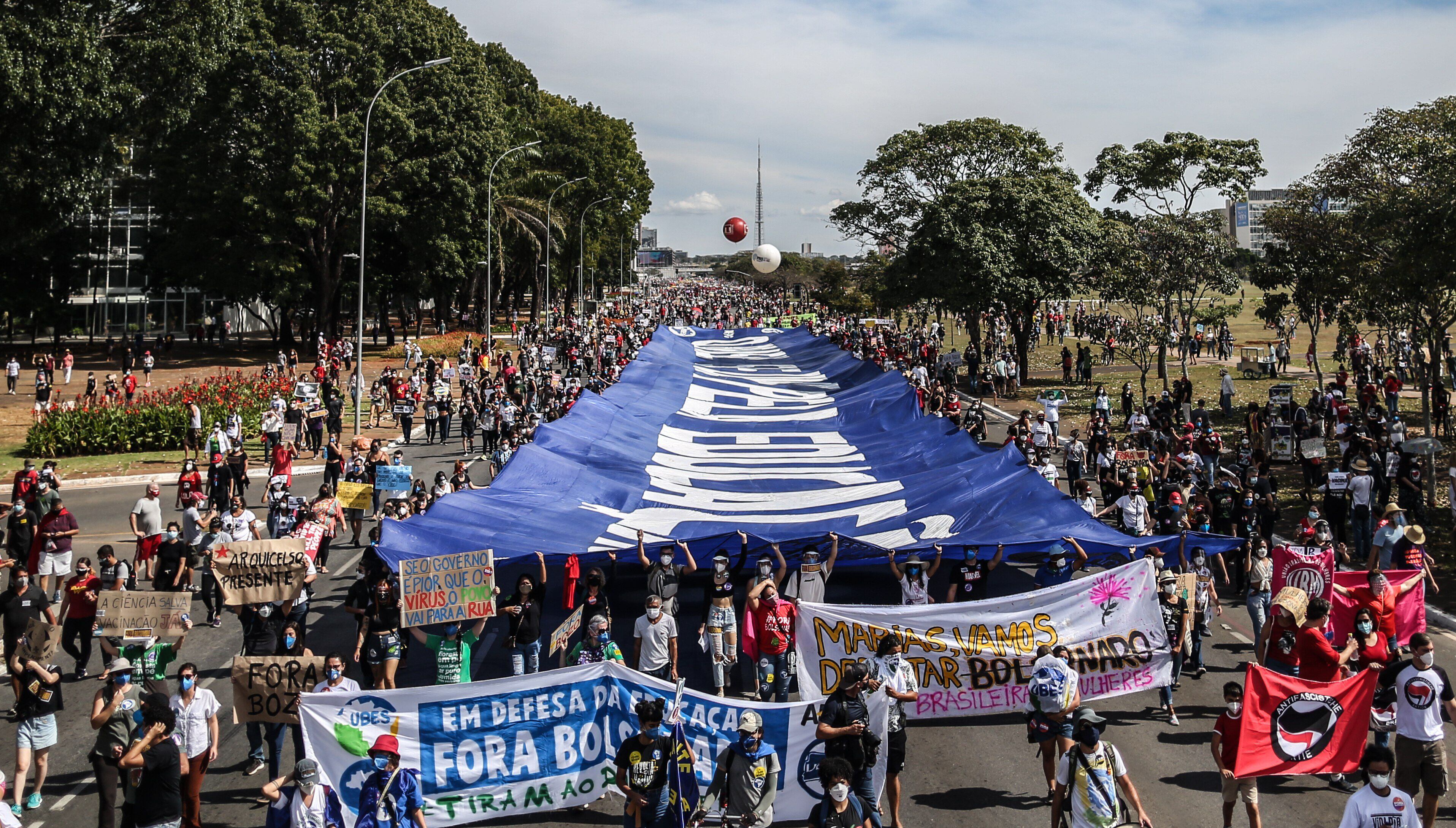 Manifestantes pedem saída de Bolsonaro e vacinas contra Covid-19