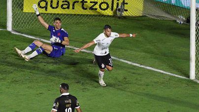 Ángel Romero comemora gol do Corinthians sobre o Vasco. Foto: Alexandre Brum/Enquadrar